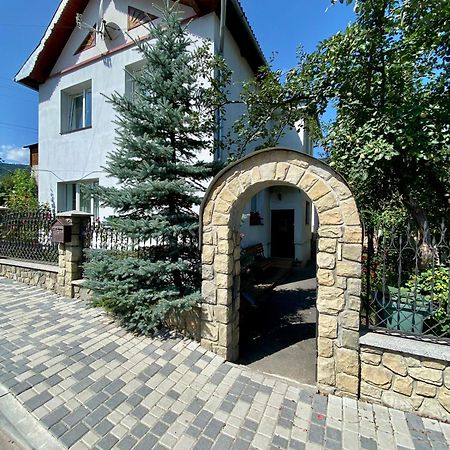 Zyma_Lito Guest House Jaremtsche Exterior foto