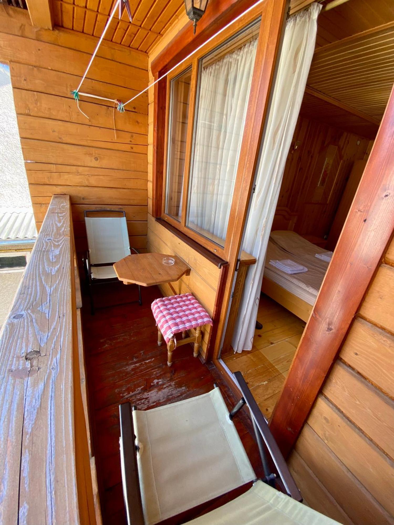 Zyma_Lito Guest House Jaremtsche Exterior foto